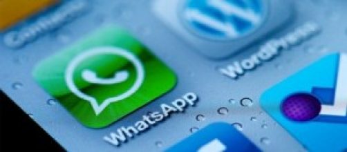 Polemiche per la doppia spunta blu di Whatsapp