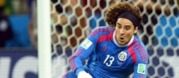 Ochoa, suplente en Europa pero titular en México Ochoa, suplente en Europa pero titular en México