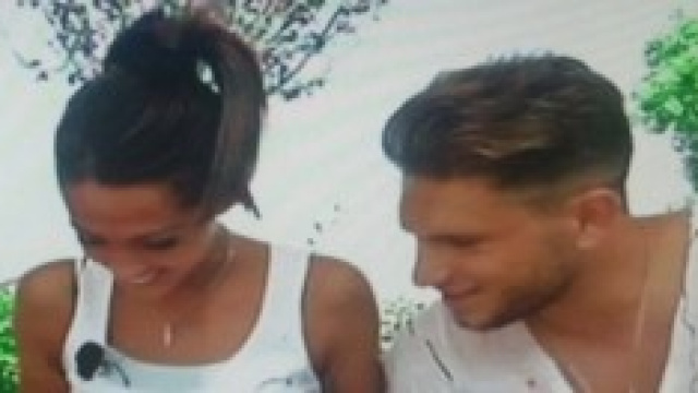 Salvatore ha scritto una dedica a Teresa?