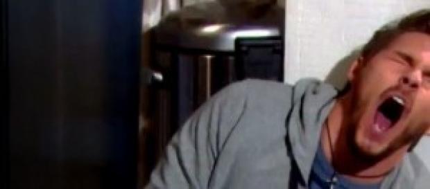Quinn cerca di uccidere Liam Quinn cerca di uccidere Liam