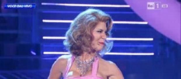 Veronica Maya mostra seno in Tv: boom Twitter Veronica Maya mostra seno in Tv: boom Twitter