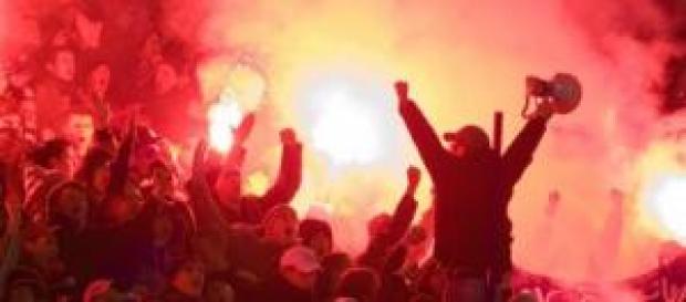 España quiere actuar contra los ultras. España quiere actuar contra los ultras.