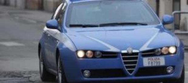 Napoli, turista afferrata per la borsa Napoli, turista afferrata per la borsa