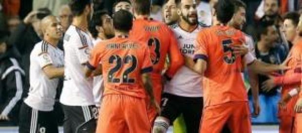 Partido muy disputado con tensión Partido muy disputado con tensión