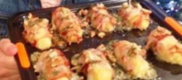 Patate fisarmonica con maionese al bacon Patate fisarmonica con maionese al bacon