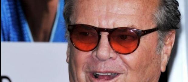Jack Nicholson en su casa debido a su enfermedad. Jack Nicholson en su casa debido a su enfermedad.
