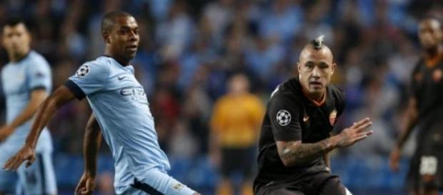 Nella foto, Naingolani della Roma in campo Nella foto, Naingolani della Roma in campo