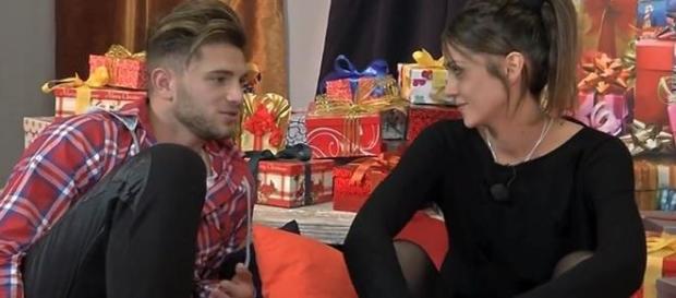 Replica Uomini e donne, puntata 11 dicembre Replica Uomini e donne, puntata 11 dicembre