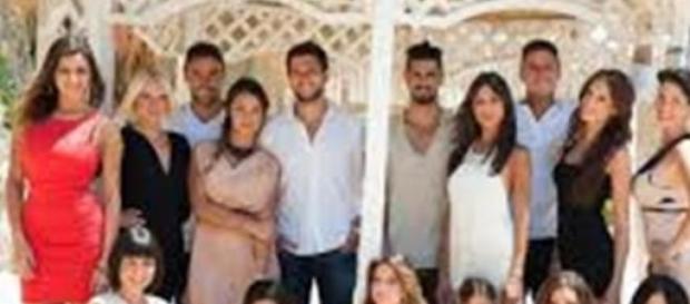 Sospeso Uomini e donne, torna Temptation Island. Sospeso Uomini e donne, torna Temptation Island.