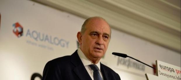 Fernández Díaz hace gala de gran hipocresía Fernández Díaz hace gala de gran hipocresía