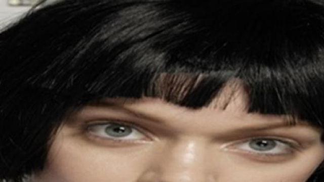 Il caschetto a ciocche pari.