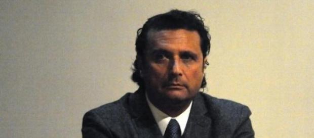Francesco Schettino, 54 anni Francesco Schettino, 54 anni