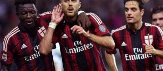 Jeremy Menez in goal contro il Napoli Jeremy Menez in goal contro il Napoli
