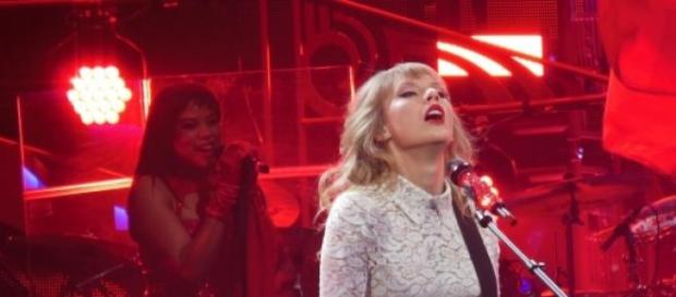 "1989", de Taylor Swift, é o melhor álbum de 2014. "1989", de Taylor Swift, é o melhor álbum de 2014.
