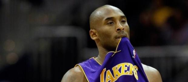 El escolta de los Lakers, Kobe Bryant El escolta de los Lakers, Kobe Bryant