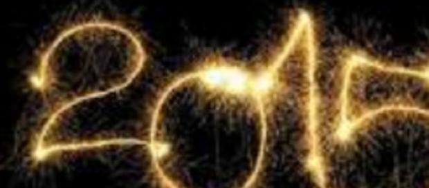 Festeggiamenti per l'anno nuovo nelle grandi città Festeggiamenti per l'anno nuovo nelle grandi città