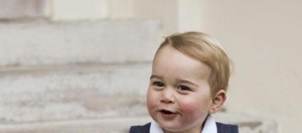 Il Principe George è cresciuto: le foto di Natale Il Principe George è cresciuto: le foto di Natale