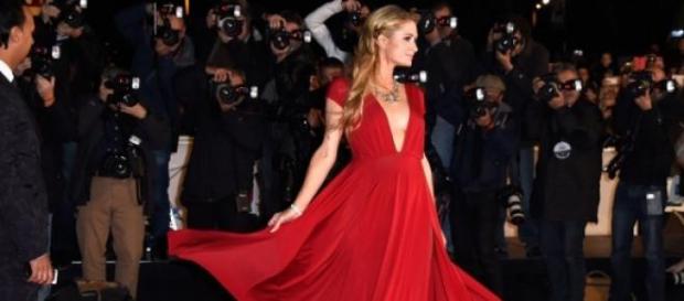 Paris Hilton en la entrega de los premios en París Paris Hilton en la entrega de los premios en París