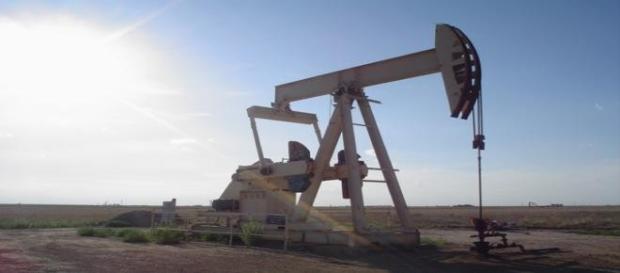 La surproduction de pétrole explique les prix bas. La surproduction de pétrole explique les prix bas.