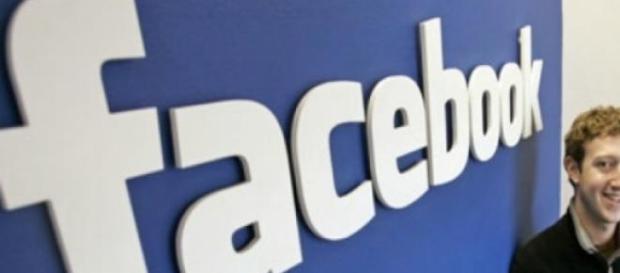 Mark Zuckerberg é o fundador do Facebook. Mark Zuckerberg é o fundador do Facebook.