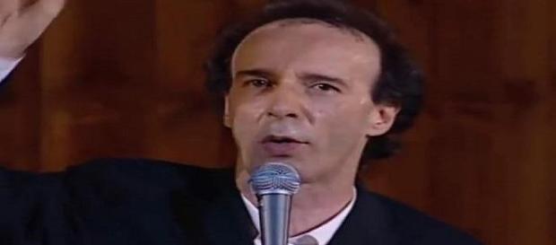 Ascolti tv martedì 16 dicembre: boom Benigni Ascolti tv martedì 16 dicembre: boom Benigni