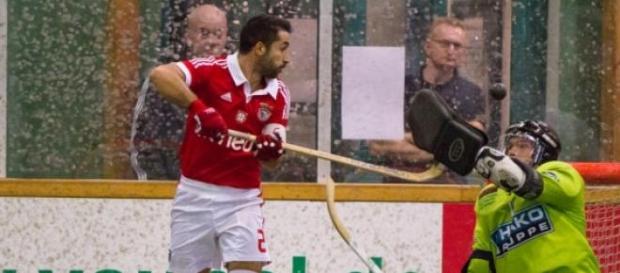 Benfica é líder isolado no campeonato de hóquei. Benfica é líder isolado no campeonato de hóquei.