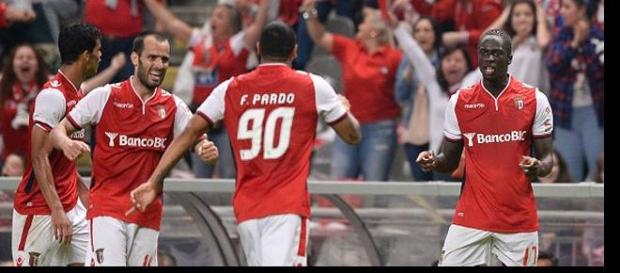 Braga vence o Benfica e segue na Taça de Portugal Braga vence o Benfica e segue na Taça de Portugal