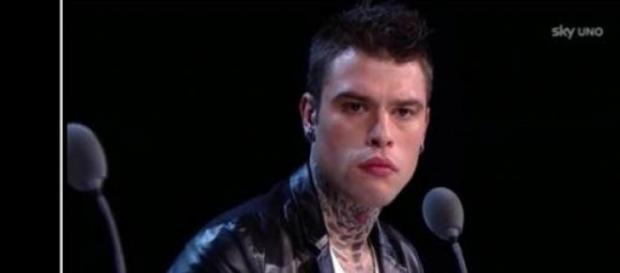 Fedez all'attacco contro Francesco Facchinetti Fedez all'attacco contro Francesco Facchinetti