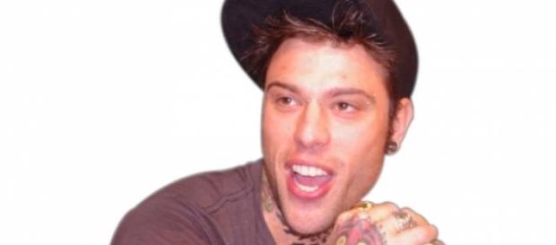 Fedez si scaglia contro Francesco Facchinetti Fedez si scaglia contro Francesco Facchinetti