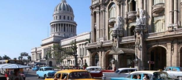 La Habana, con sus coches norteamericanos La Habana, con sus coches norteamericanos