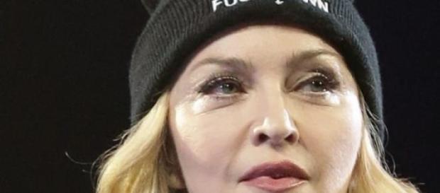 Madonna indignada con la filtración de sus temas. Madonna indignada con la filtración de sus temas.