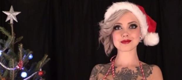 Jingle Bells, versione provocante per Sara X Mills Jingle Bells, versione provocante per Sara X Mills