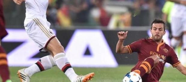 Miralem Pjanic in scivolata Miralem Pjanic in scivolata