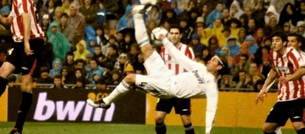 Sergio Ramos en acción en la liga española Sergio Ramos en acción en la liga española