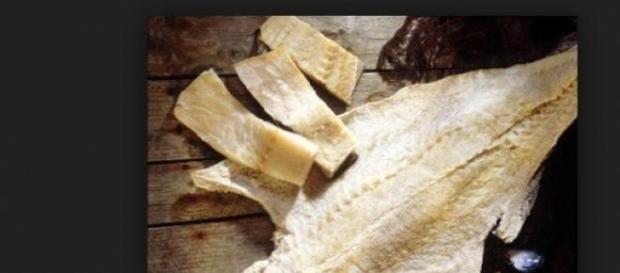 Um milhão de quilos de bacalhau são consumidos. Um milhão de quilos de bacalhau são consumidos.