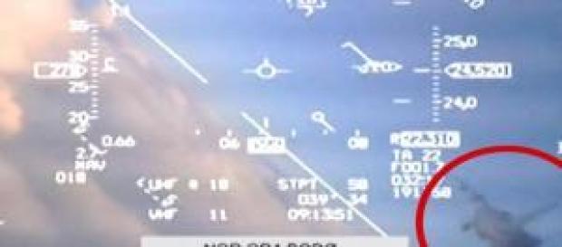 Dal cockpit dell'F-16 il filmato del quasi scontro Dal cockpit dell'F-16 il filmato del quasi scontro