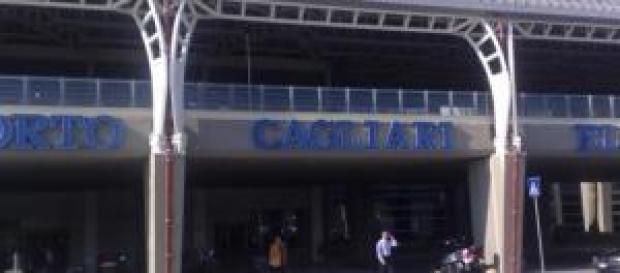 L'ingresso dell'aeroporto di Cagliari Elmas L'ingresso dell'aeroporto di Cagliari Elmas