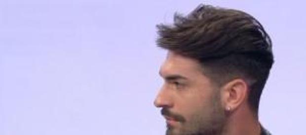 Oggi a Uomini e donne la segnalazione su Vincenzo Oggi a Uomini e donne la segnalazione su Vincenzo