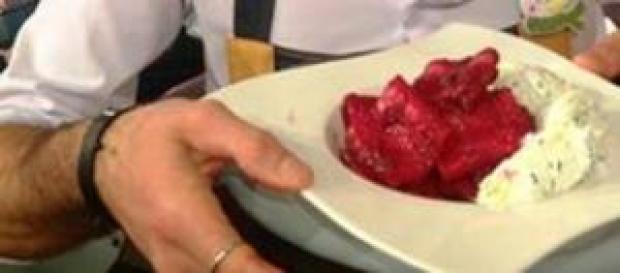 Paccheri con rapa rossa e caprino Paccheri con rapa rossa e caprino