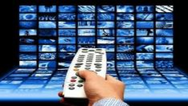 Programmi tv 3 dicembre 2014: Velvet, I Puffi,