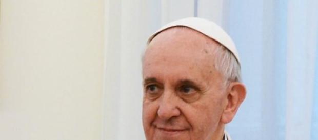 El papa va de blanco pero irá con San Lorenzo El papa va de blanco pero irá con San Lorenzo