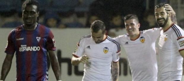 De Paul, enganche entre Alcácer y Negredo De Paul, enganche entre Alcácer y Negredo