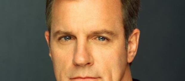 Stephen Collins confiesa abusos Stephen Collins confiesa abusos