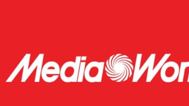 Volantino Mediaworld vs Prezzi web di Natale