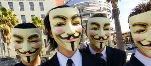 Anonymous querem ver "Uma Entrevista de Loucos" Anonymous querem ver "Uma Entrevista de Loucos"