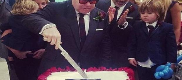 El cantante Británico Mr Elton John se casó El cantante Británico Mr Elton John se casó