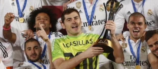 El Santo no para de levantar copas como capitán El Santo no para de levantar copas como capitán