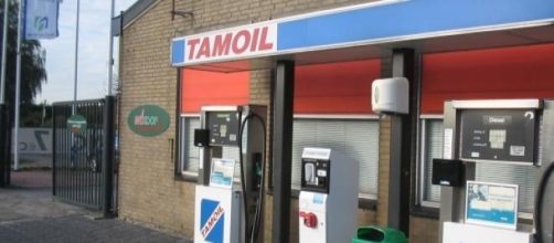 Crollano i prezzi di benzina e diesel in Italia