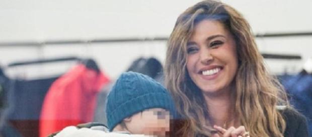 Belen Rodriguez con il figlio Santiago Belen Rodriguez con il figlio Santiago