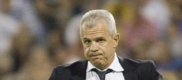 Javier Aguirre. ¿Quién podrá defenderlo? Javier Aguirre. ¿Quién podrá defenderlo?